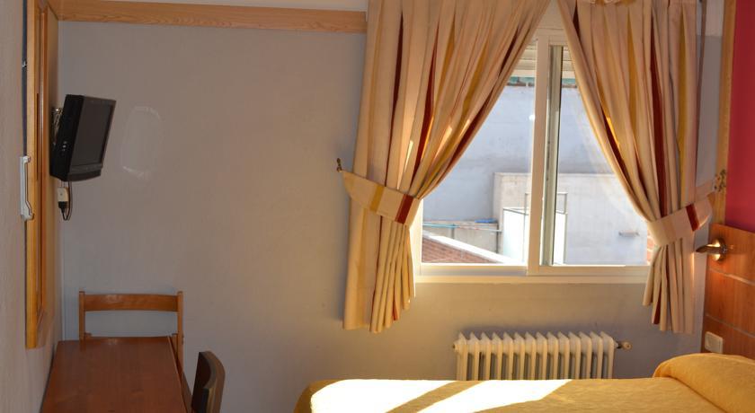 Hostal Don Juan I อัลกาลาเดเอนาเรส ห้อง รูปภาพ