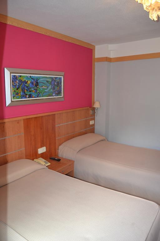 Hostal Don Juan I อัลกาลาเดเอนาเรส ห้อง รูปภาพ